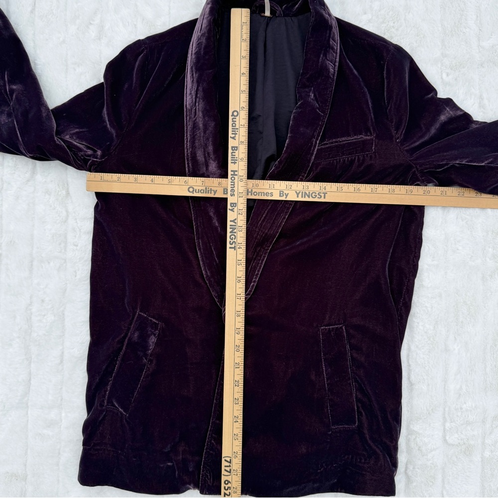 Free People Yesterday's Muse Velvet Jacket Soft Slouchy
Blazer in Deep Purple XS - Picture 10 of 11